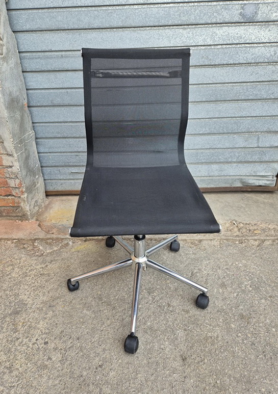 silla giratoria oficina 97x50x65 1u